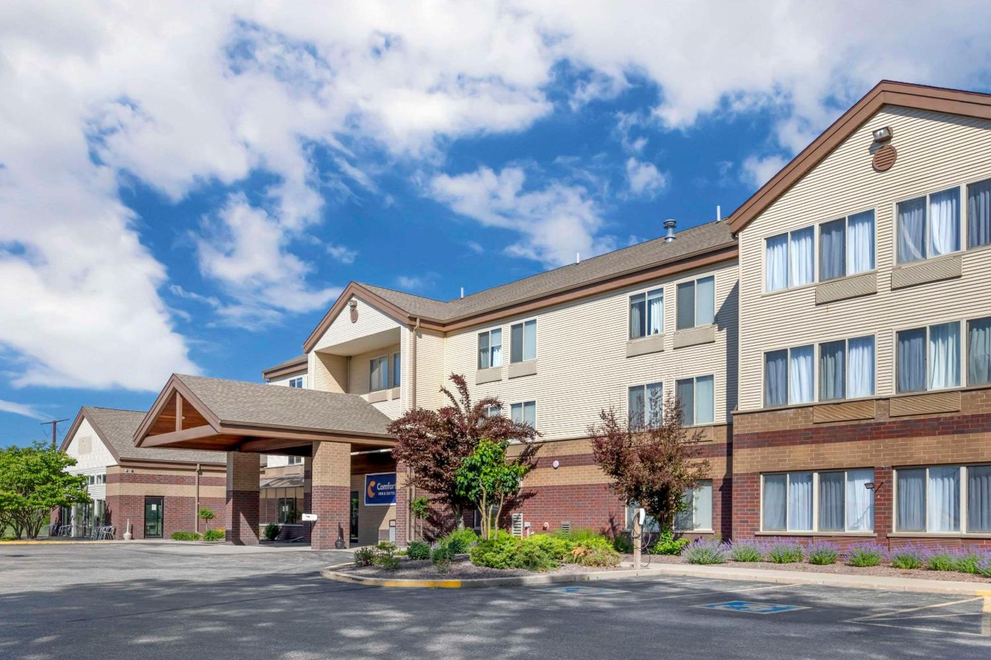 Comfort Inn & Suites New Lisbon Ngoại thất bức ảnh